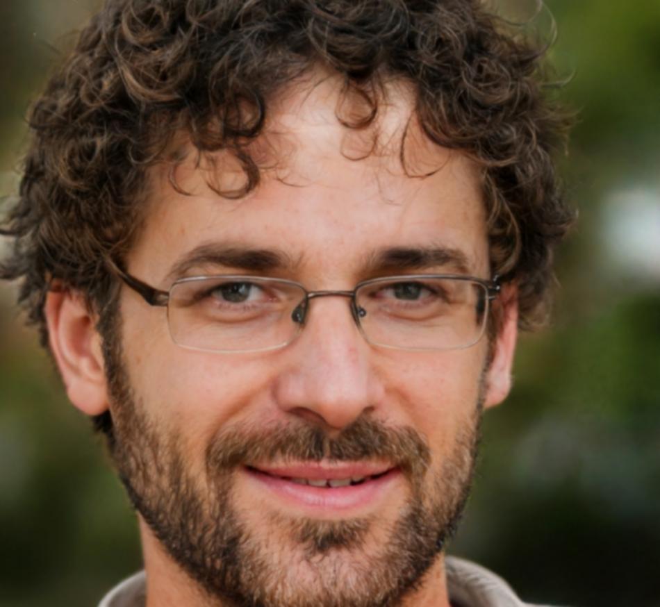 Thorsten Bjørnsen, lead financial negotiation trainer with expertise in communication dynamics